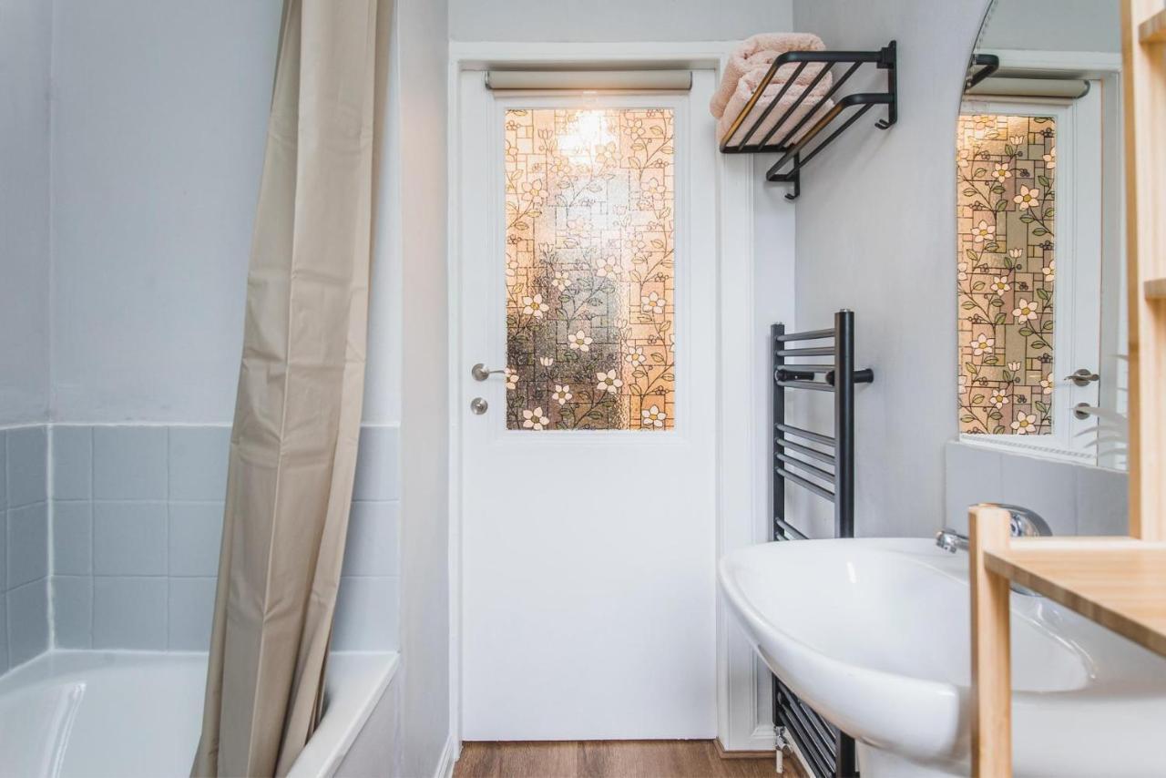 New Sleek 1Bd Edinburgh City Centre Stay ภายนอก รูปภาพ